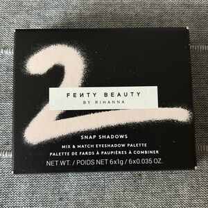 Snap shadows eyeshadow palette